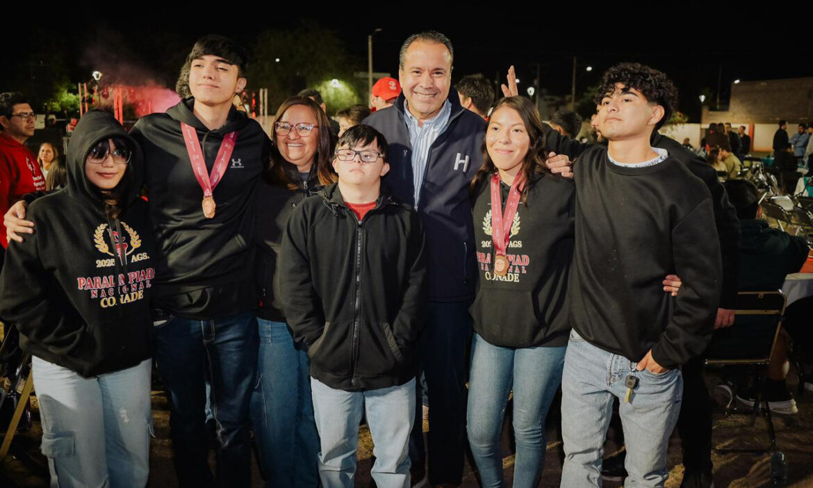 Reconoce Toño Astiazarán a talento hermosillense durante Cena Por El Deporte