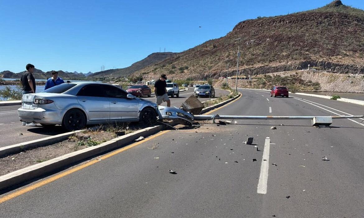 Deja choque una mujer herida en el puente Douglas