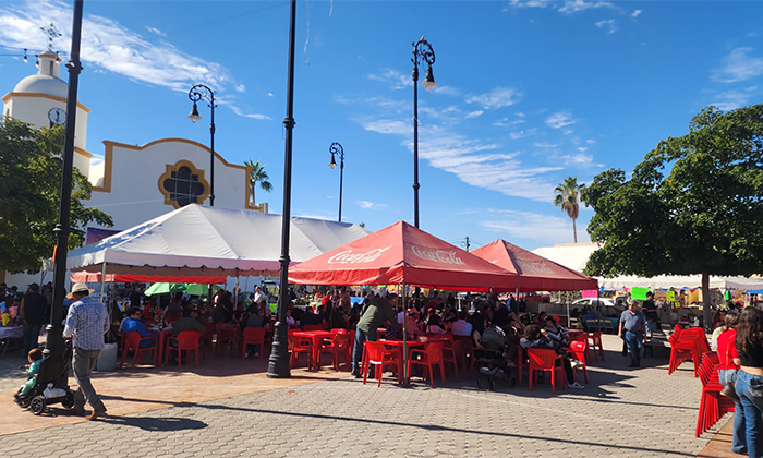 Disfrutan de fiestas patronales de la Candelaria