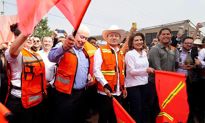 Cumple gobernador compromiso al ampliar carretera 100