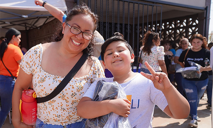 Entregarán uniformes escolares en los planteles para el ciclo 2026-2027