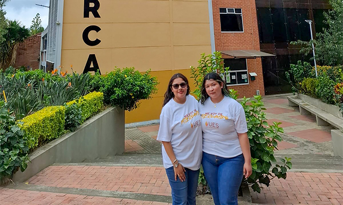 Estudiantes de la UES realizan estancia en Colombia