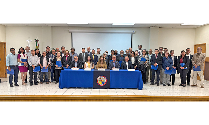 Reconocen a investigadores eméritos de Unison