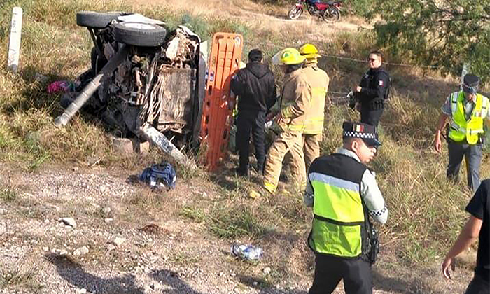 Deja volcamiento tres heridos al sur de Empalme