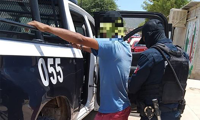 Someten a dos presuntos maleantes armados