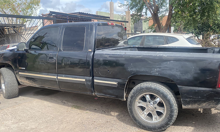 Recuperan policías un vehículo robado en la colonia El Choyal