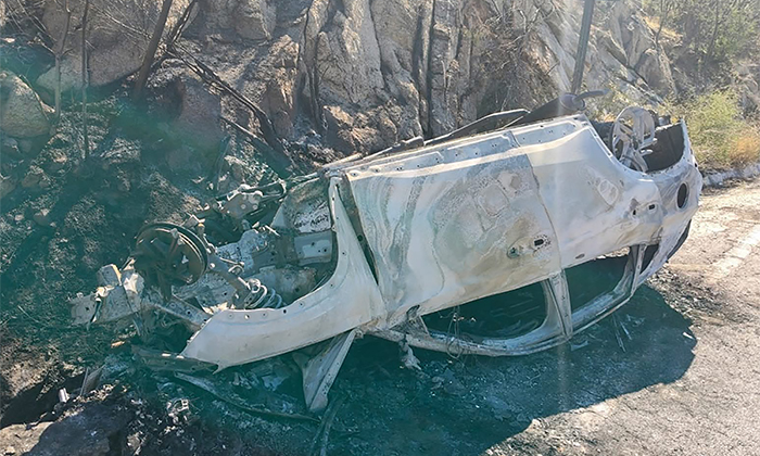 Vuelca auto tras choque y se incendia; Resulta persona lesionada