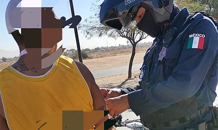 Atrapan a seis individuos con armas blancas en distintos operativos