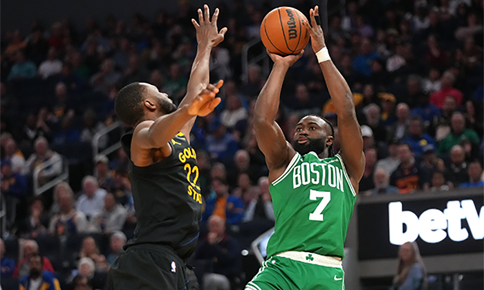 Boston propina derrota a Warriors por 121-110
