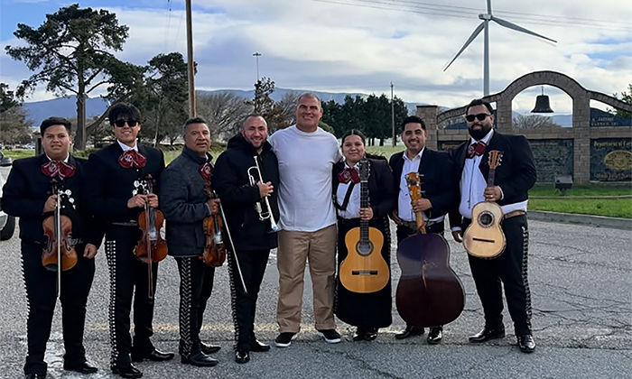 Sale de prisión luchador Caín Velásquez