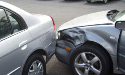 Colisionan vehículos en la colonia Miguel Hidalgo