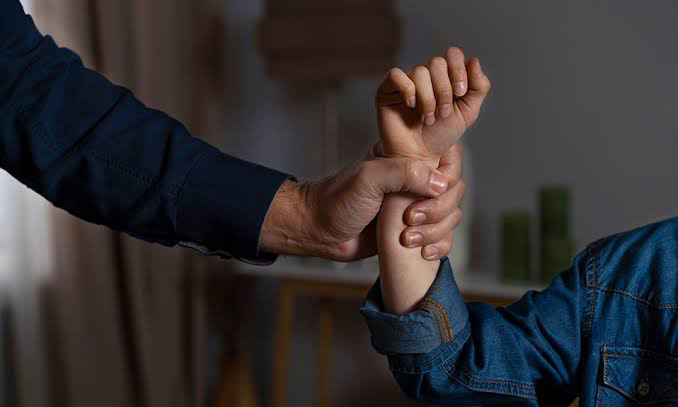 Reportan violencia familiar en el sector Guaymas Norte