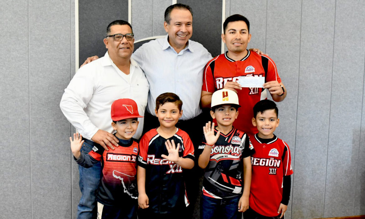 Apoya Toño Astiazarán a 220 deportistas a través de Fondo Deportivo