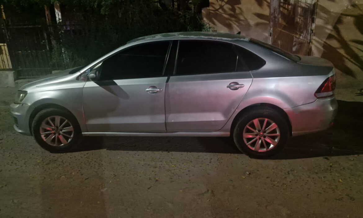 Localizan abandonado un automóvil robado en la colonia Ley 57