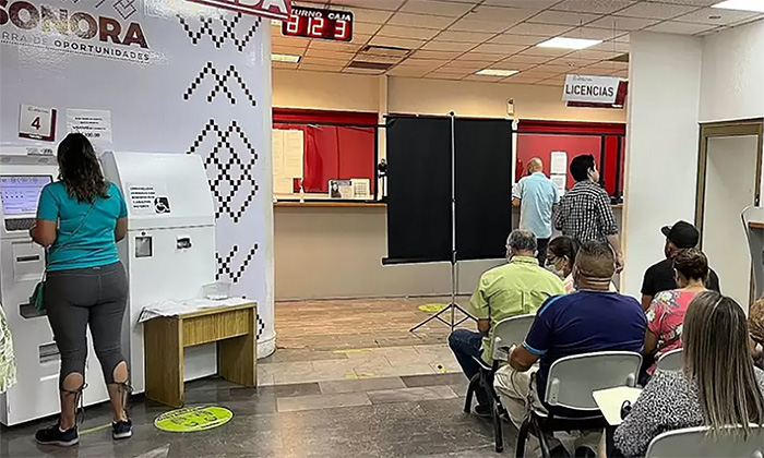 Autoridades estatales llaman a aprovechar descuento al revalidar placas