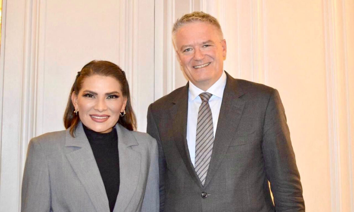 La senadora Lorenia Valles pugna por regular uso de redes sociales a niñas y niños