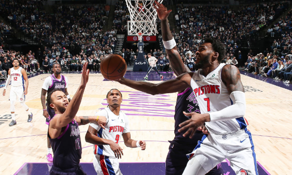 Apabullan Pistones a Timberwolves en su casa