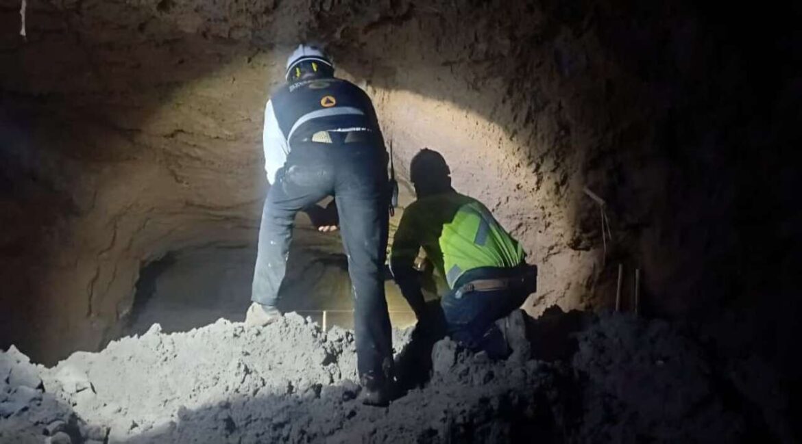 Hallan con vida a primer minero tras derrumbe en Sinaloa