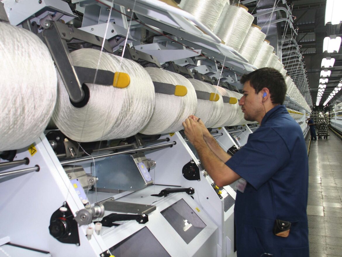 Costos frenan ajuste a semana laboral