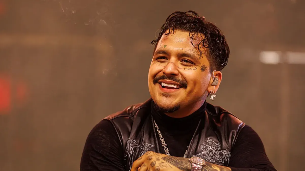 Christian Nodal demanda a su expareja por su hija