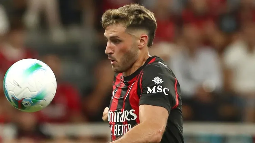 Santiago Giménez se ausenta de la convocatoria nacional por precaución médica del AC Milan