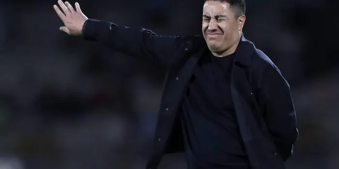 Efrain Juárez recibe sanción disciplinaria tras celebración en el encuentro entre universitarios y celestes