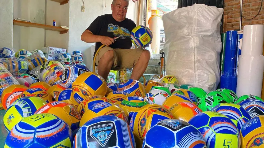 Tradición de baloneros en riesgo