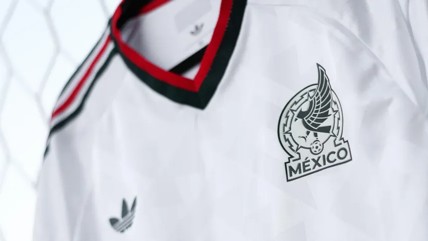 México presenta uniforme de visitante