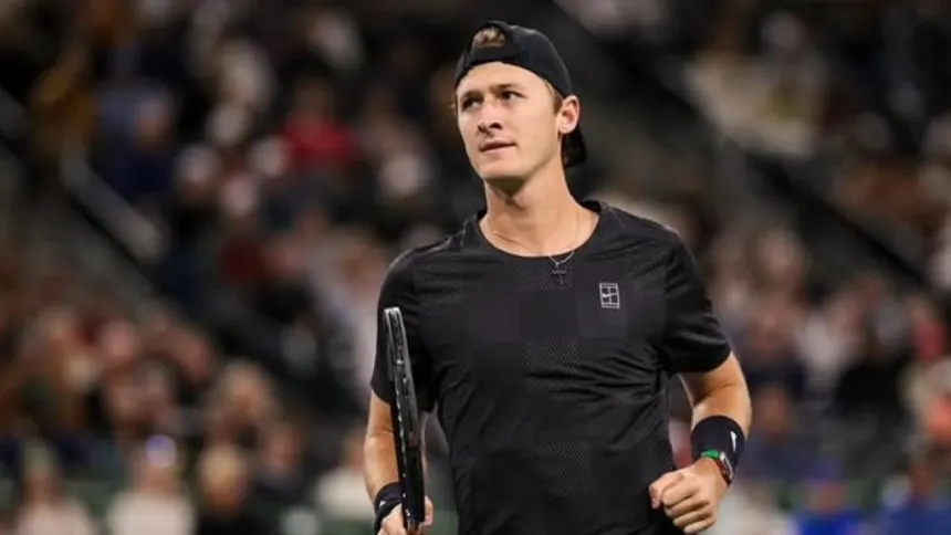 Sebastian Korda elimina a Carlos Alcaraz