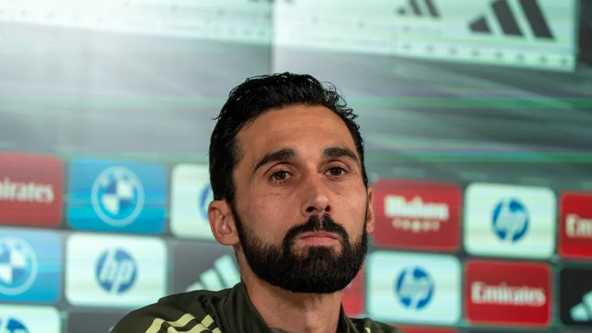 Arbeloa diseña una estrategia táctica para potenciar el rendimiento de Vinícius