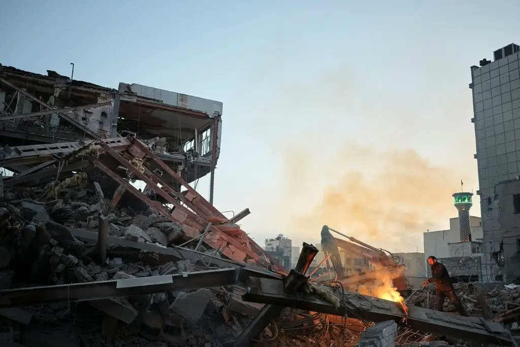 México evacúa a más de mil connacionales de Medio Oriente
