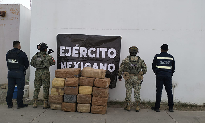 Aseguran droga abandonada en predio en la carretera a La Colorada