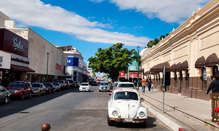 Caen ventas y cierran comercios en el Centro por obras y percances recientes
