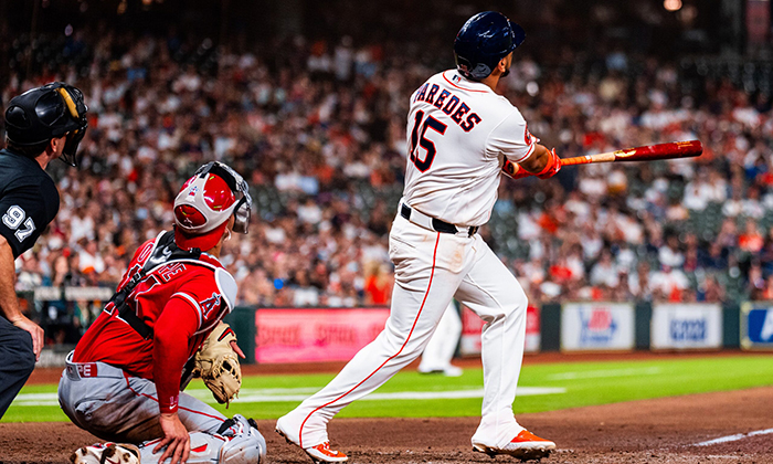 Con doblete Paredes da triunfo a Houston