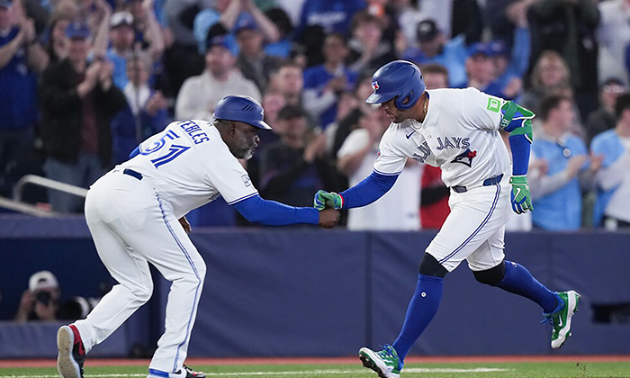 Derrota Azulejos a Atléticos por 6-2