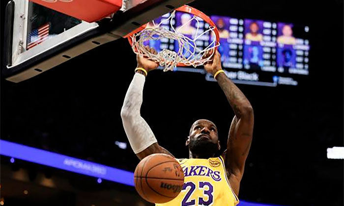 LeBron llega a mil 611 juegos disputados