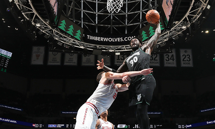 Vence Timberwolves a Rockets por 110-108 con tiro de Julius Randle
