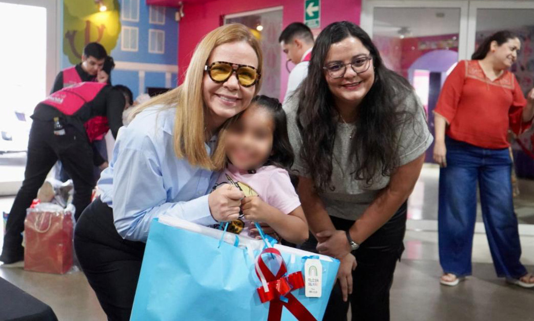 La presidenta honoraria de DIF Sonora, María del Rocío Chávez encabeza festejo para niñas y niños