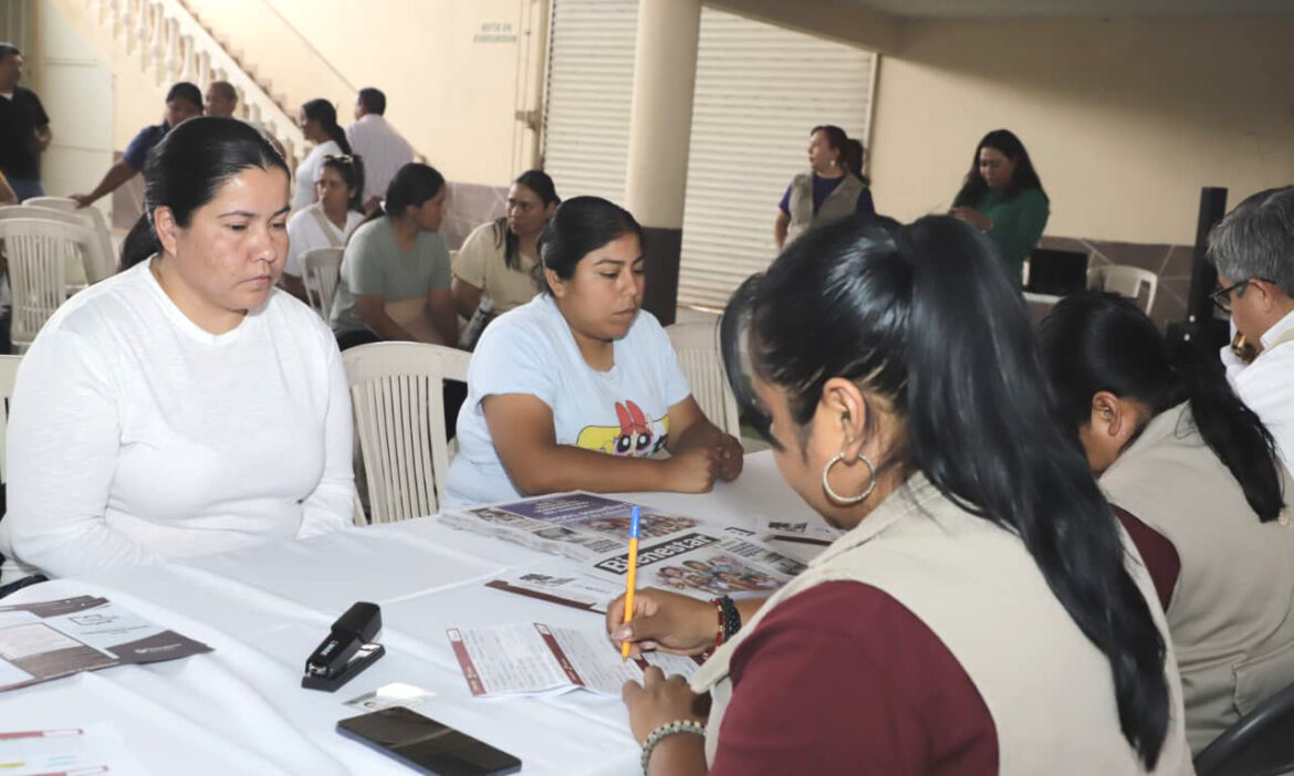 Inicia entrega de tarjetas de “La Escuela es Nuestra” en Sonora