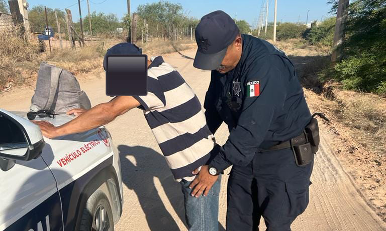 Amenaza de muerte a su hermana y lo arrestan en el ejido Del Carmen