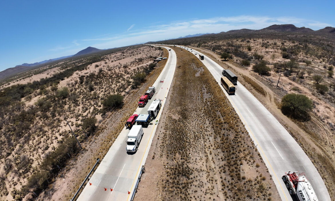 Reabren un carril de carretera federal tras accidente de cisterna con amoniaco