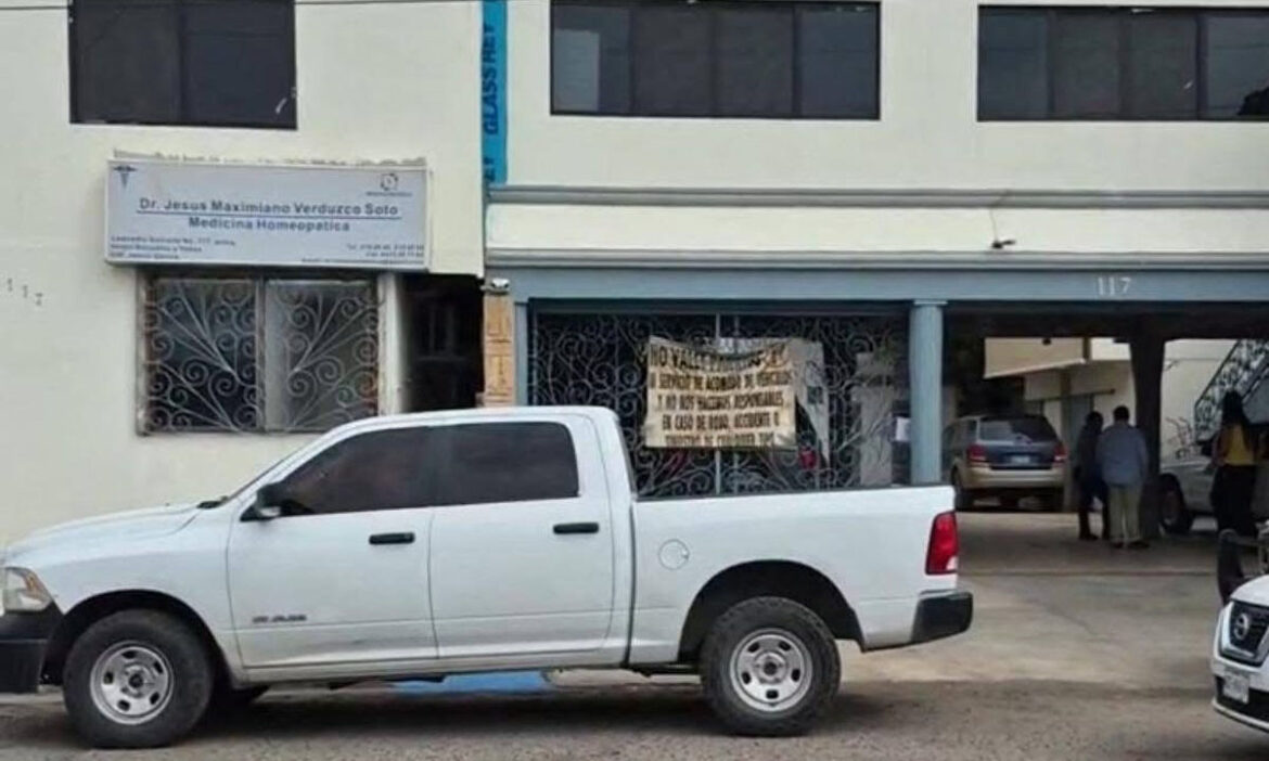 Amparan a médico acusado de aplicar sueros contaminados el Juez Décimo de Distrito