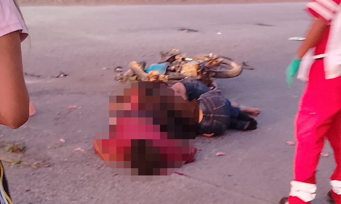 Mueren tres jóvenes en choque con tráiler en trágico accidente en Vícam