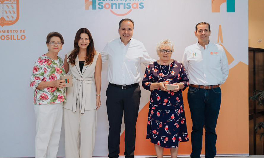 Entrega Toño Astiazarán prótesis dentales a casi dos mil adultos mayores