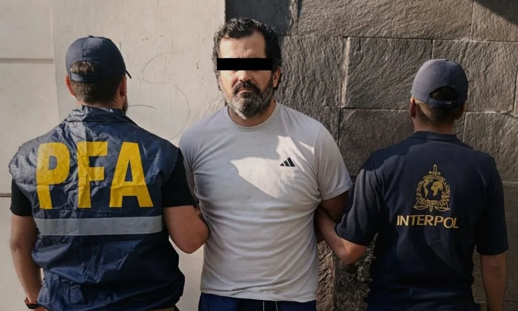 Capturan a contralmirante Farías en Argentina