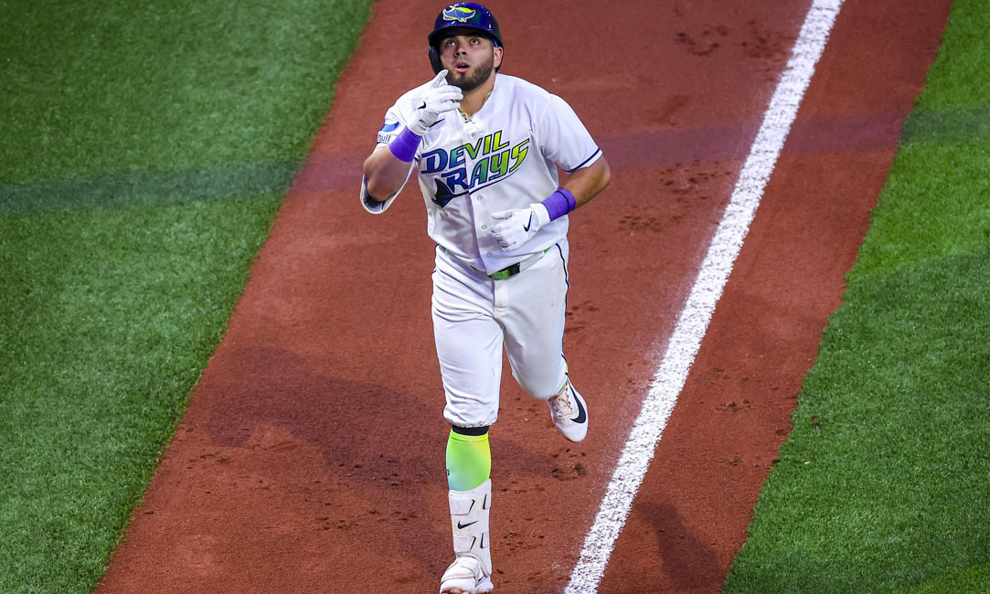 Jonathan Aranda impulsa triunfo de Rays