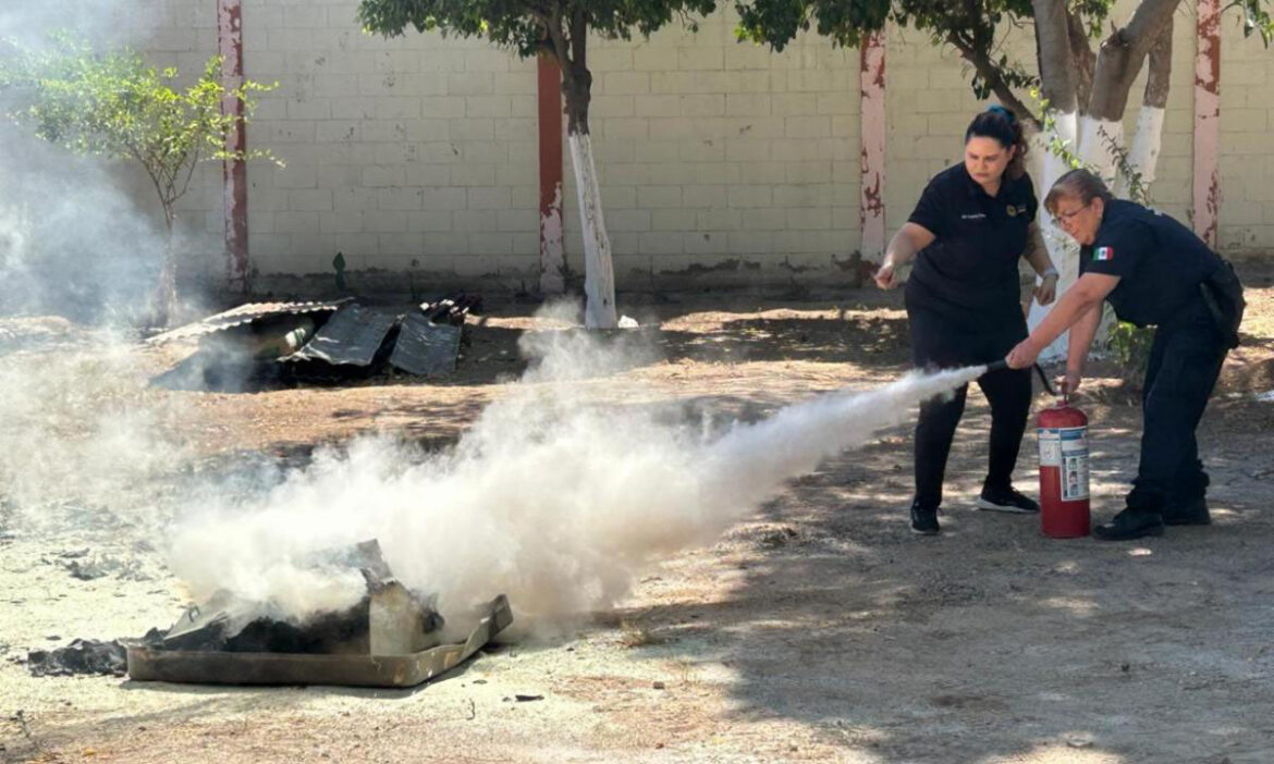 Capacitan a personal de Itama sobre protección civil para atender situaciones de peligro