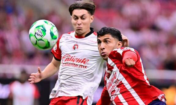 Chivas empata sin goles ante Xolos y pierde liderato del Clausura