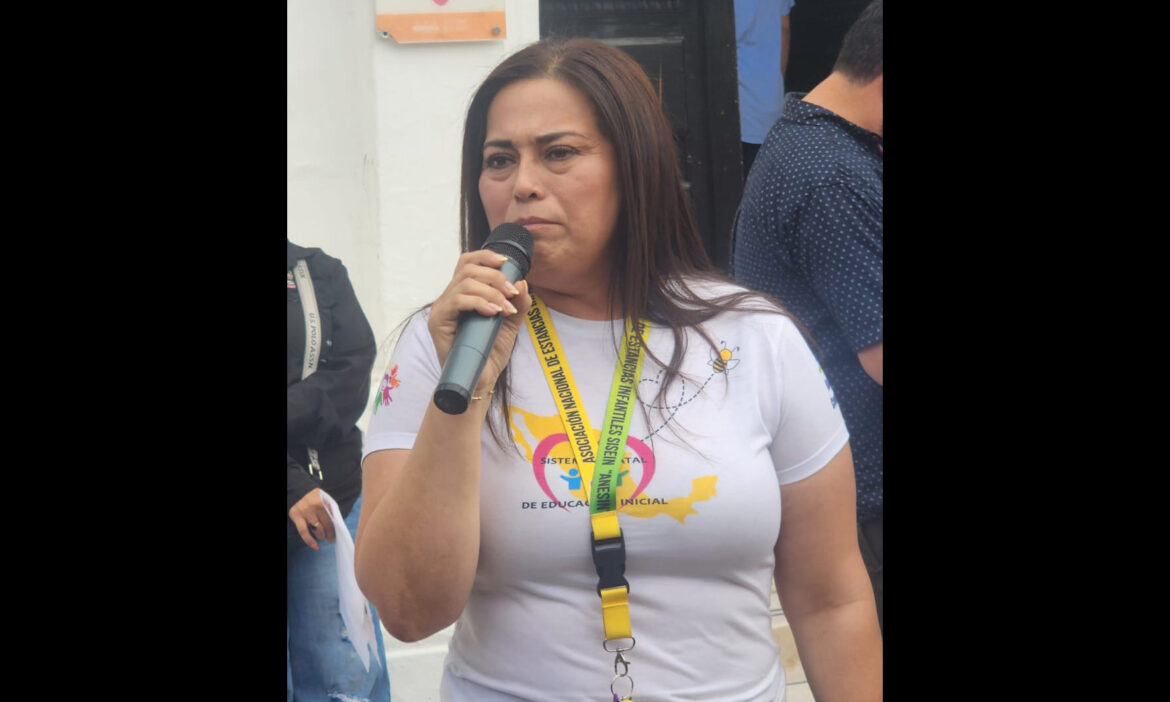 Denuncian maestras cerrazón de diputados a una semana de clausura del Congreso estatal