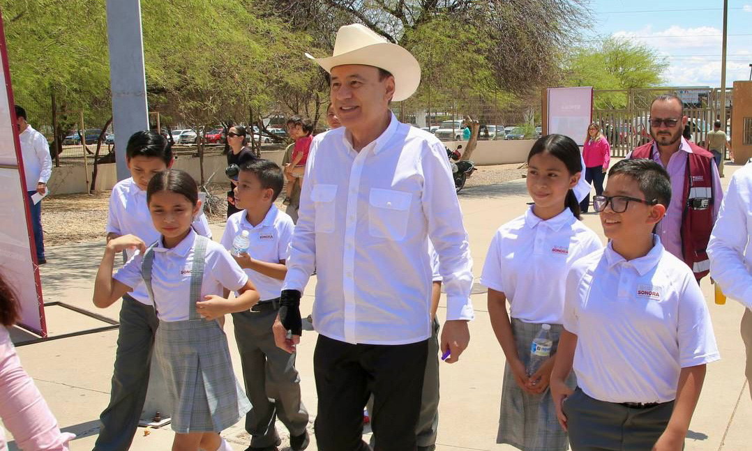 Destinan inversión histórica a uniformes escolares durante gestión de Alfonso Durazo